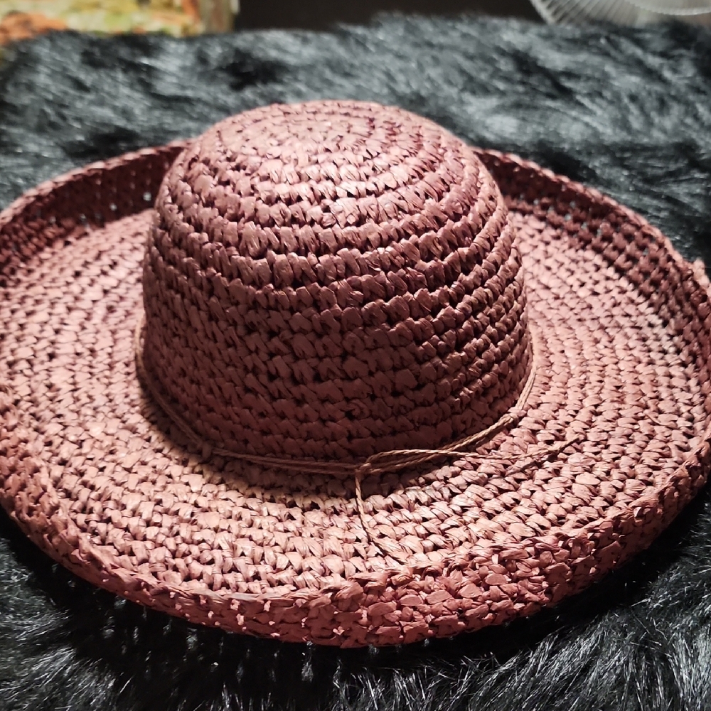 Elegant Dark Brown Straw Hat. Vintage. Very STYLISH .